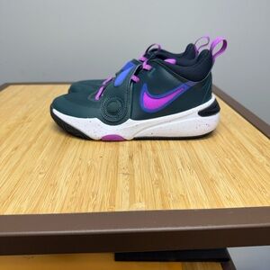 Nike Kids Dark Green and Purple Low-Top Sneakers